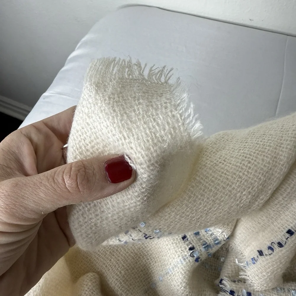 Lulus‎ Ivory And Blue Wrap Blanket Scarf Soft Cozy Fall Layering Minimalist